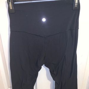 LULULEMON ALIGN cropped 19” black size 6